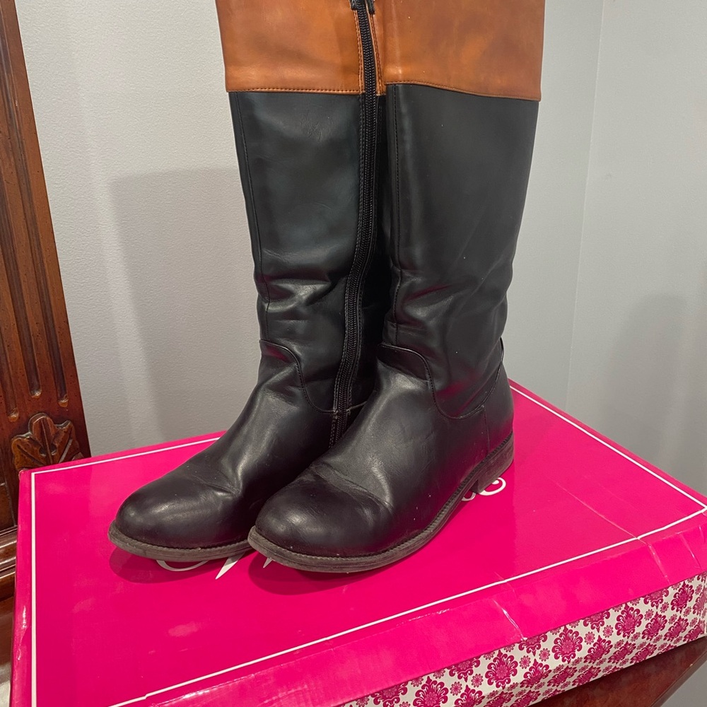 Wanted Slicker Women’s Knee-High Black and Tan Boots